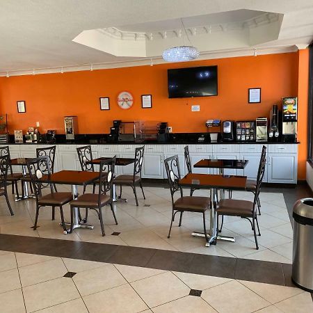 Howard Johnson By Wyndham Reseda Hotel & Suites Los Angeles Eksteriør bilde