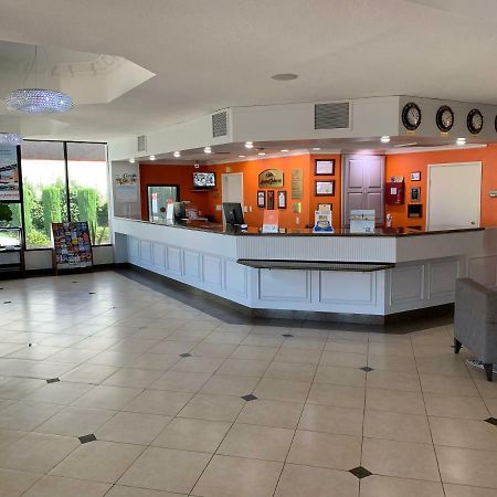 Howard Johnson By Wyndham Reseda Hotel & Suites Los Angeles Eksteriør bilde