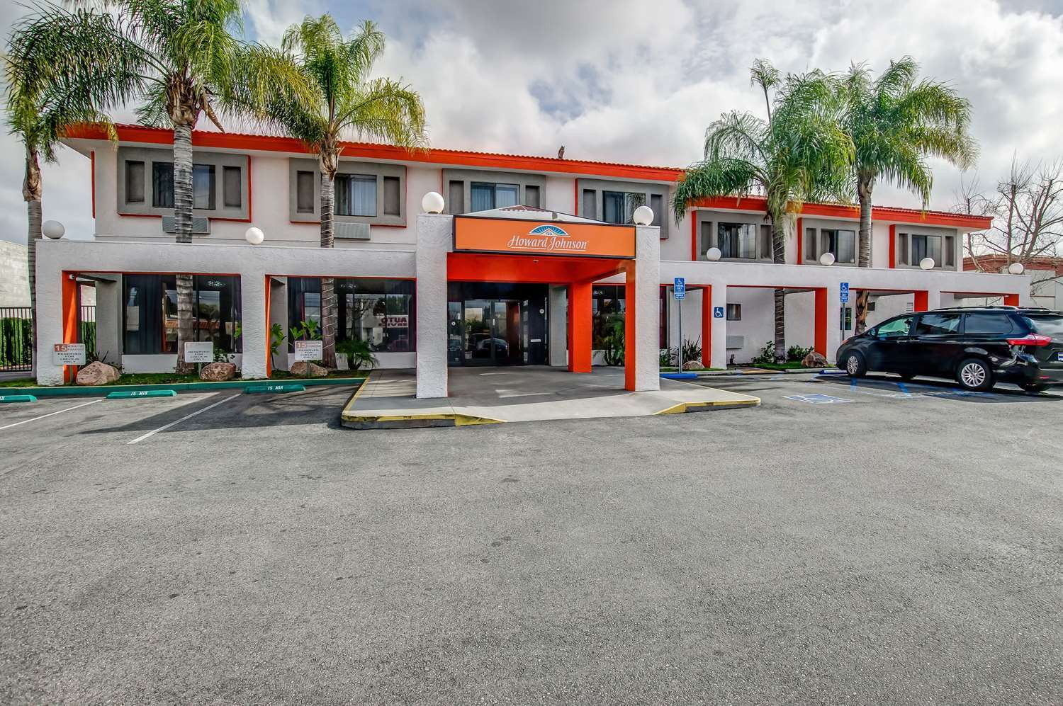 Howard Johnson By Wyndham Reseda Hotel & Suites Los Angeles Eksteriør bilde